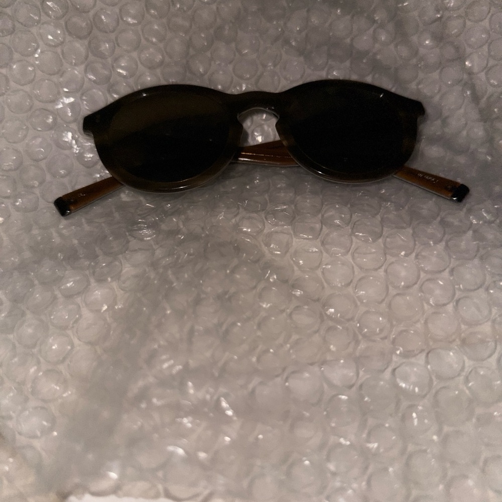 Stylish Brown Sunglasses - Picture 4 of 4